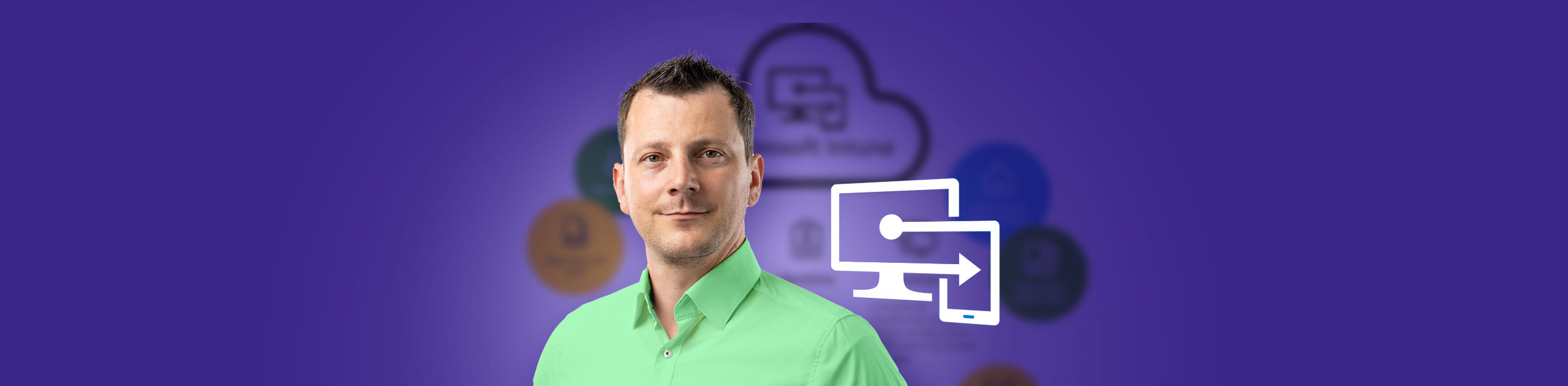 Mann mit grünem Hemd vor lila Hintergrund, daneben ein Symbol für Bildschirm- und Gerätevernetzung – im Hintergrund unscharf Cloud-Icons, z. B. zu Microsoft Teams. Symbolbild für moderne IT-Arbeit mit Cloud-Technologie.