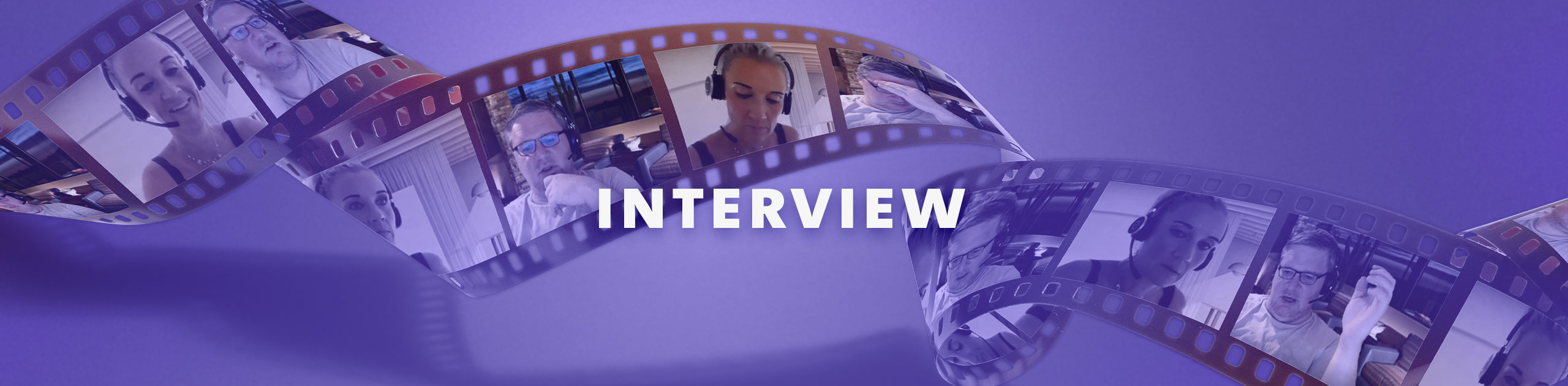 Virtuelles Interview in Form eines Filmstreifens mit zwei Gesprächsteilnehmer:innen, die Headsets tragen – Symbolbild für ein Online-Interview im IT-Umfeld.